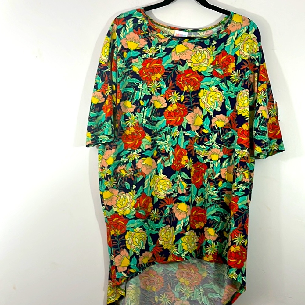 Comfortable Lularoe  short sleeved, floral print long tunic.  Size L, oversized